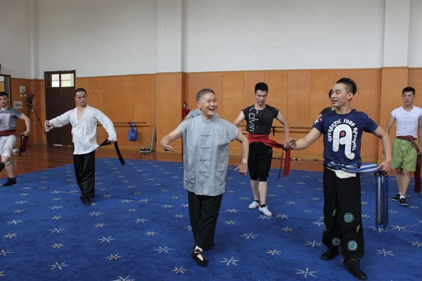 nEO_IMG_裴老师教戏.jpg