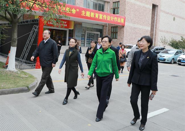 校园中.jpg