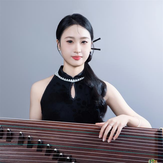 严含颖.jpg