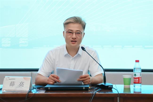 薛亮书记.JPG