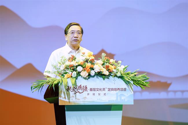 来颖杰.jpg